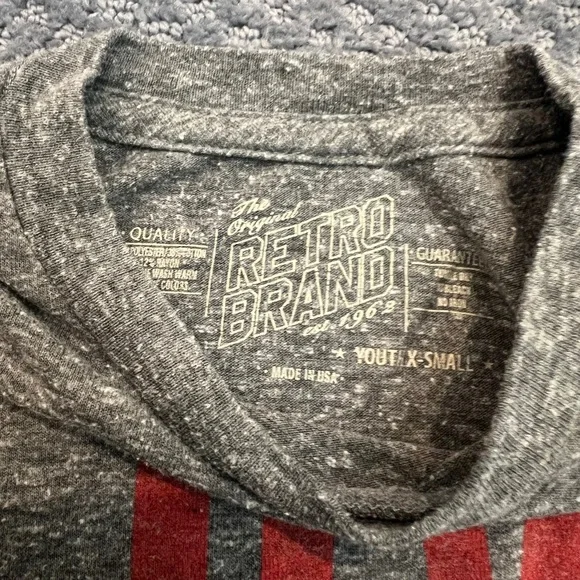 Original retro brand - Gray Kids T-Shirt with Red Print “ love machine” - Picture 2 of 3